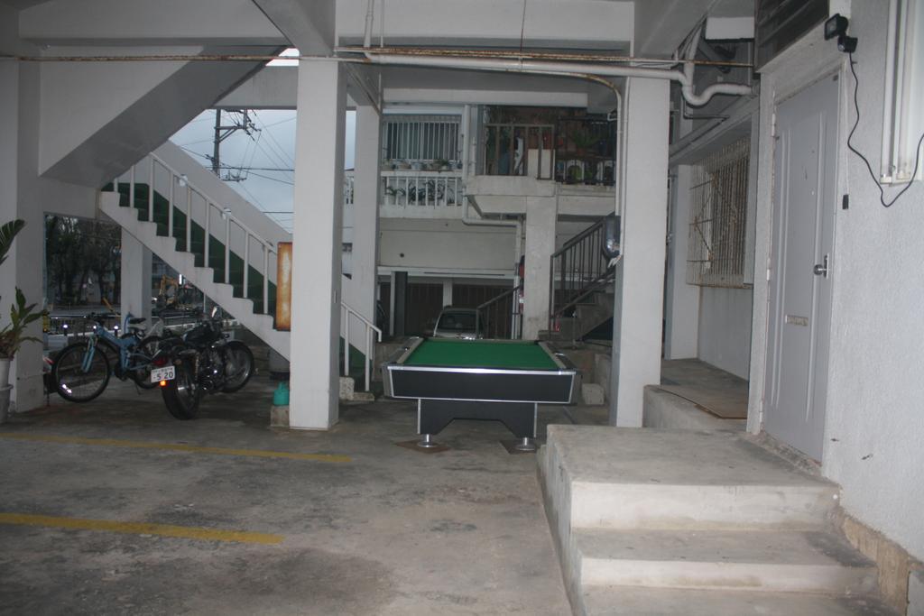 Koza Share House Hotel Okinawa Exterior foto